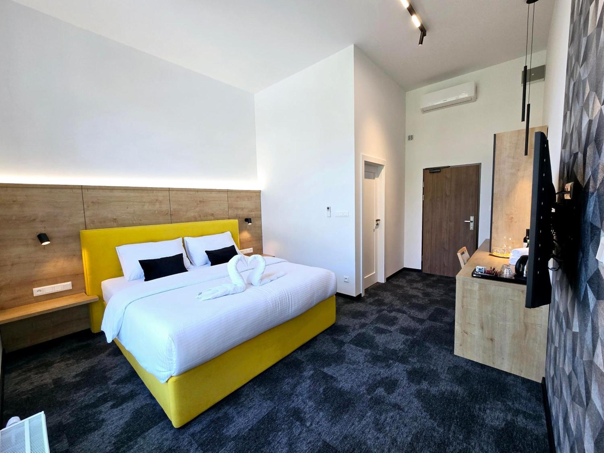Salon Missen Hotel Martinske Hole Exterior photo